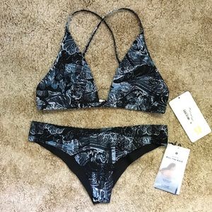 Lululemon Will the Wave Bikini Set NWT Size 10